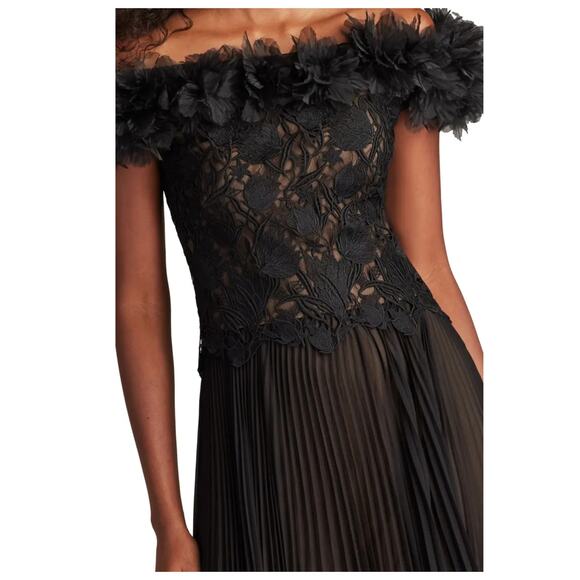 Tadashi Shoji Off the Shoulder Lace Bodice Gown Size 4 - Picture 3 of 13